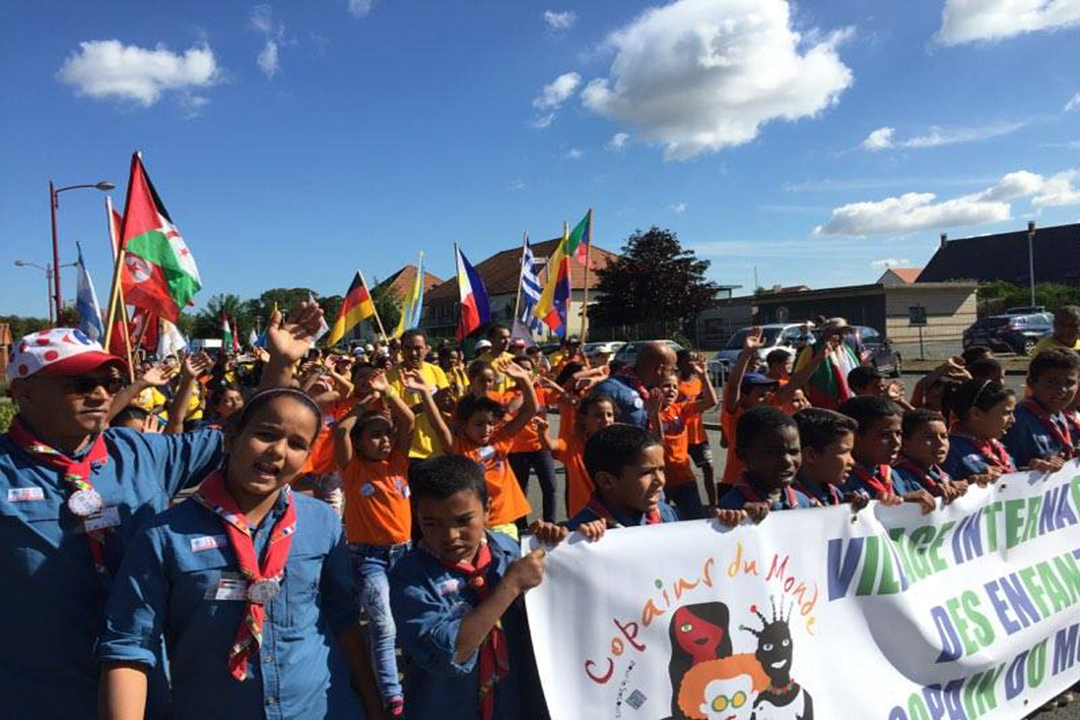 Evénement copains du monde avec des enfants